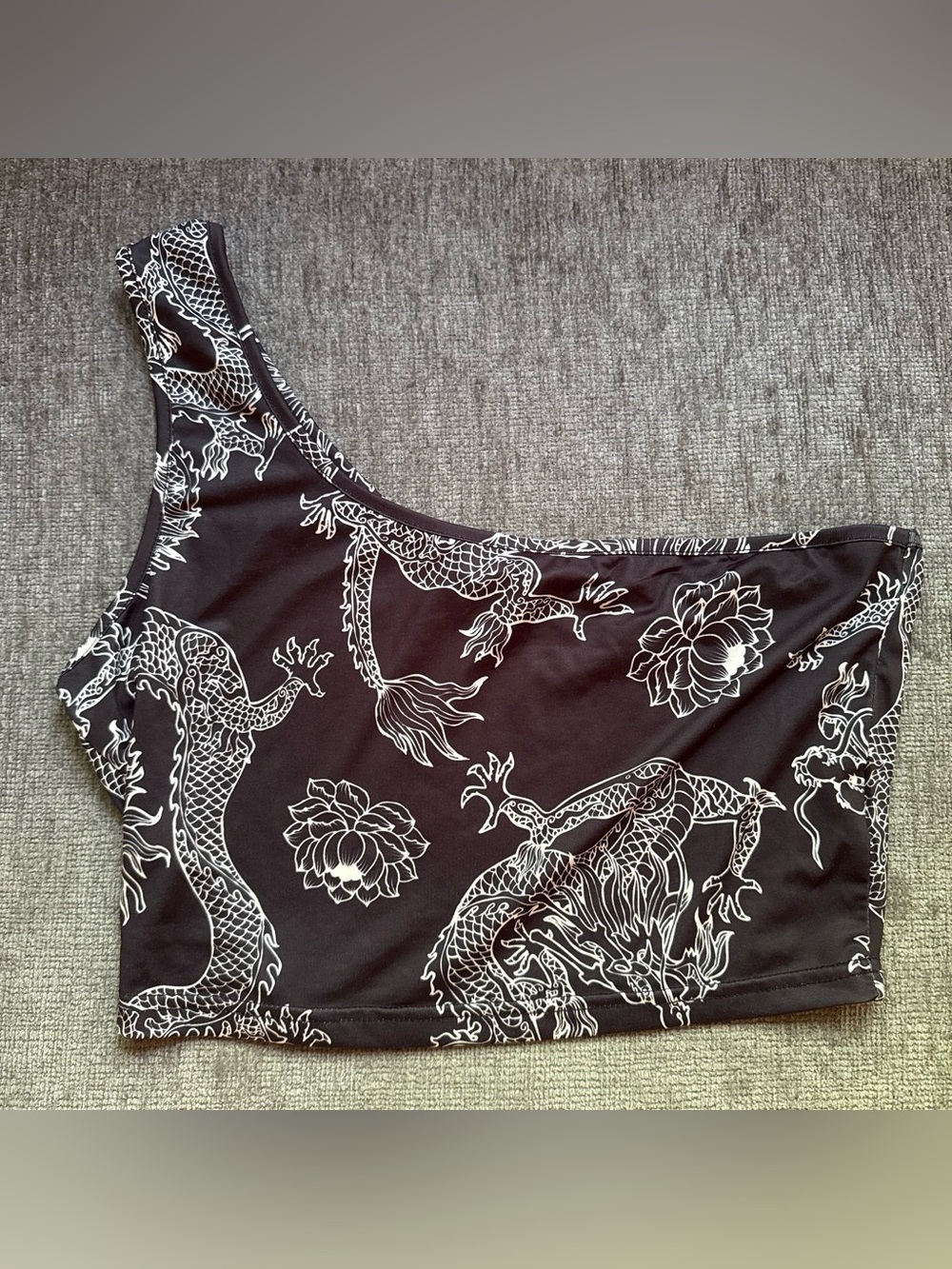 SHEIN Black One-Shoulder Dragon Print Crop Top